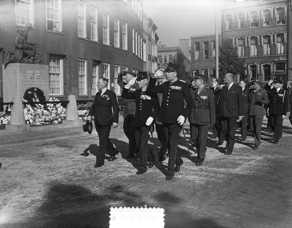 Onthulling te Den Haag van het monument Grenadiers en Jagers, Bestanddeelnr 904-7958