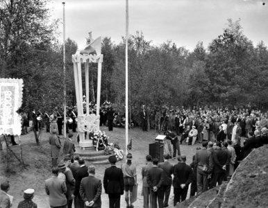 Onthulling te Best van het oorlogsmonument voor de Amerikaanse soldaat Joe Mann, Bestanddeelnr 908-0069