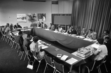 Opdracht Buitenlandse Zaken, afd. Voorlichting Ontwikkelingshulp, hr. De Groot, Bestanddeelnr 922-7814