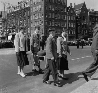 Onthulling Nationaal Monument Urnen (Friesland), Bestanddeelnr 907-7415