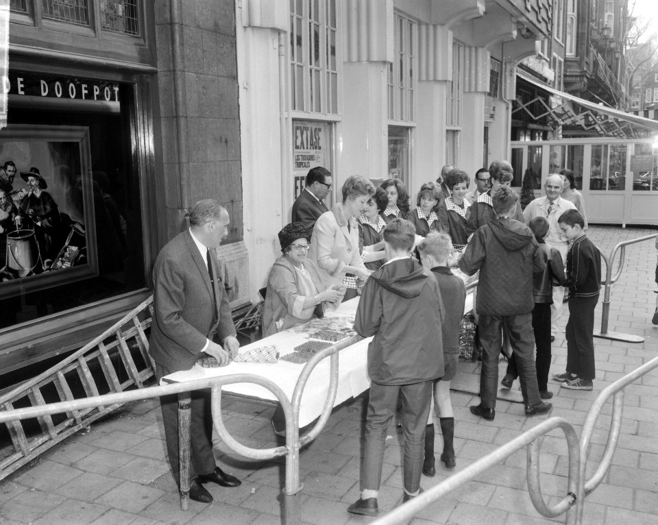 Opdracht de Gruyter, de Doofpot van Max Tailleur , Rembrandtsplein, Bestanddeelnr 917-7641