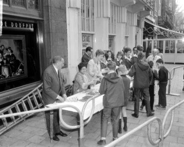 Opdracht de Gruyter, de Doofpot van Max Tailleur , Rembrandtsplein, Bestanddeelnr 917-7641