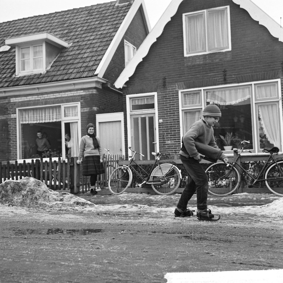 Op de schaats naar school gaat Jaap Verberg uit Den Burg op Texel, Bestanddeelnr 914-8082