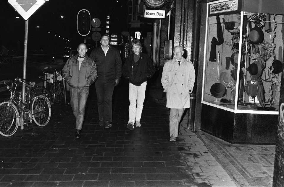 Opdracht De Gelderlander Max Wijnschik de burgerwacht op straat, Bestanddeelnr 933-1401