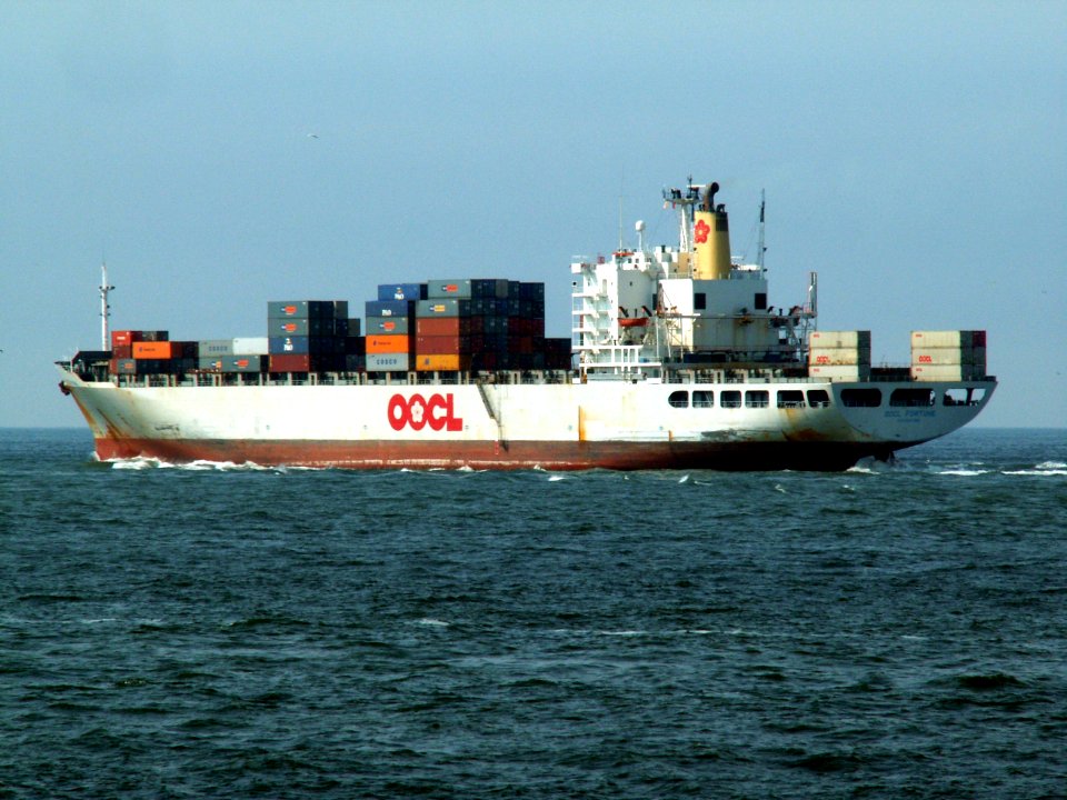 OOCL fortune p2, leaving Port of Rotterdam, Holland 15-Jul-2005