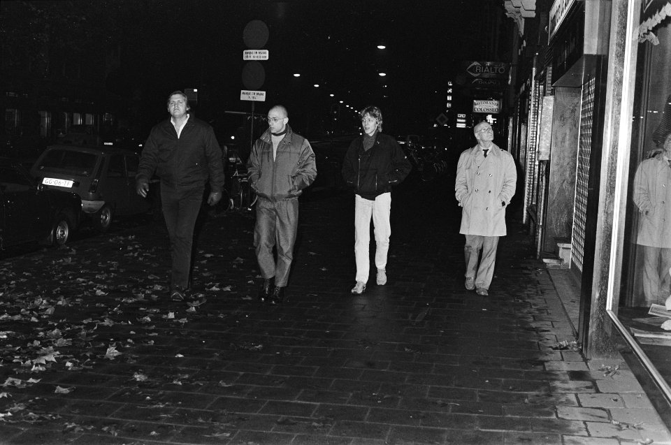 Opdracht De Gelderlander Max Wijnschik de burgerwacht op straat in Amsterdam, Bestanddeelnr 933-1403