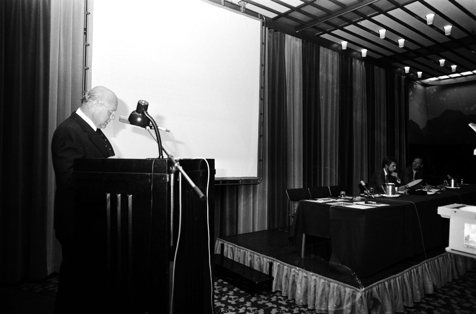 Opdracht Data Doorn , congres tekstverwerkende apparatuur in Okura Hotel, Bestanddeelnr 930-8492