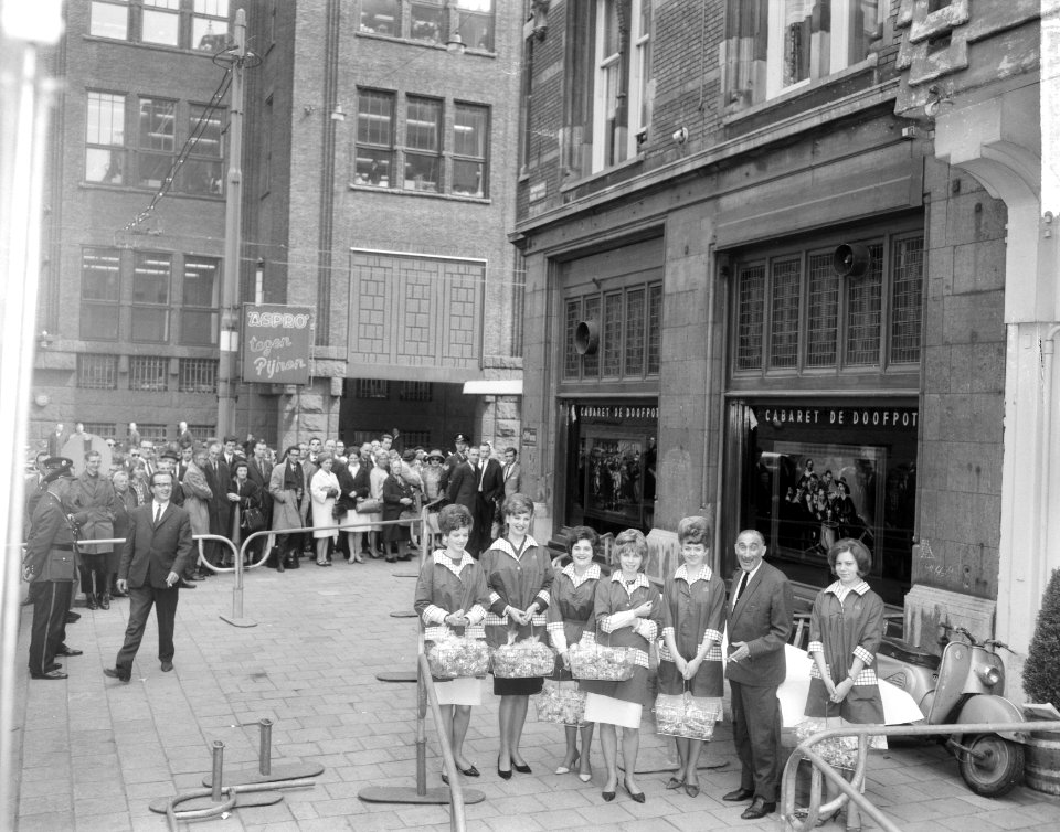 Opdracht de Gruyter, de Doofpot van Max Tailleur , Rembrandtsplein, Bestanddeelnr 917-7640