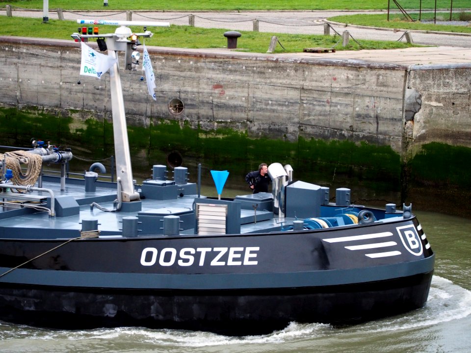 Oostzee (ship, 2010), ENI 06105206, Port of Antwerp pic3