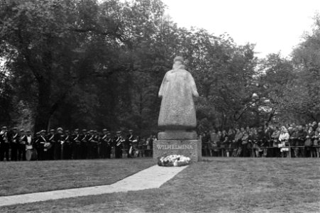 Onthulling standbeeld koningin Wilhelmina aan de Westerkade te Rotterdam (gemaak, Bestanddeelnr 921-3187