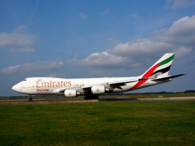 OO-THD Emirates Boeing 747-4HAF(ER) - cn 35236 taxiing 14july2013 pic-005