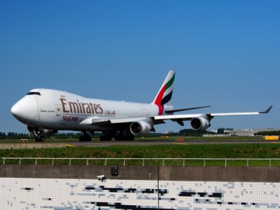 OO-THD Emirates Boeing 747-4HAF(ER) - cn 35236 taxiing 21july2013 pic-002