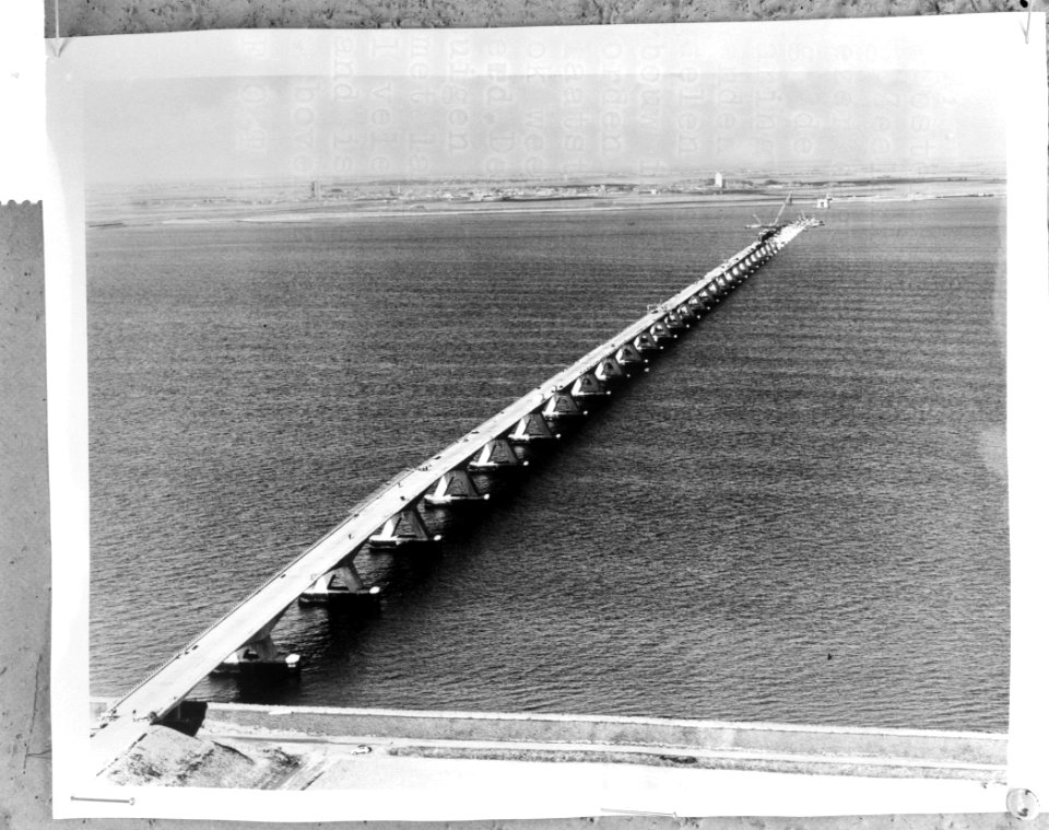 Oosterscheldebrug in vogelvlucht (luchtfoto), Bestanddeelnr 917-5356