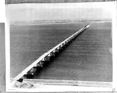 Oosterscheldebrug in vogelvlucht (luchtfoto), Bestanddeelnr 917-5356
