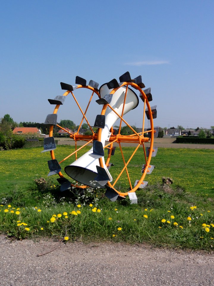 Oosterhout (Overbetuwe) sculptuur Waterrad 2003, door Jan Vos