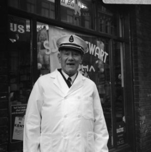 Opdracht De Tijd , opa Swart, Bestanddeelnr 920-1192