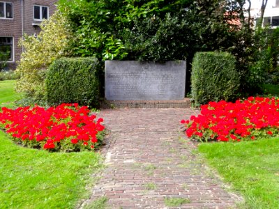 Oorlogsmonument Zarkenplantsoen Monnickendam