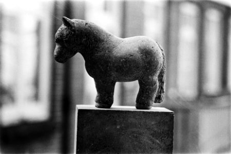 Opdracht Centrum de Vaart ( de heer Zeilstra ) beeldje paardje van mevrouw Hors, Bestanddeelnr 930-6808