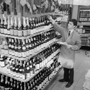 Opdracht De Gruyter . Winkel Amstelveen, Bestanddeelnr 923-0479