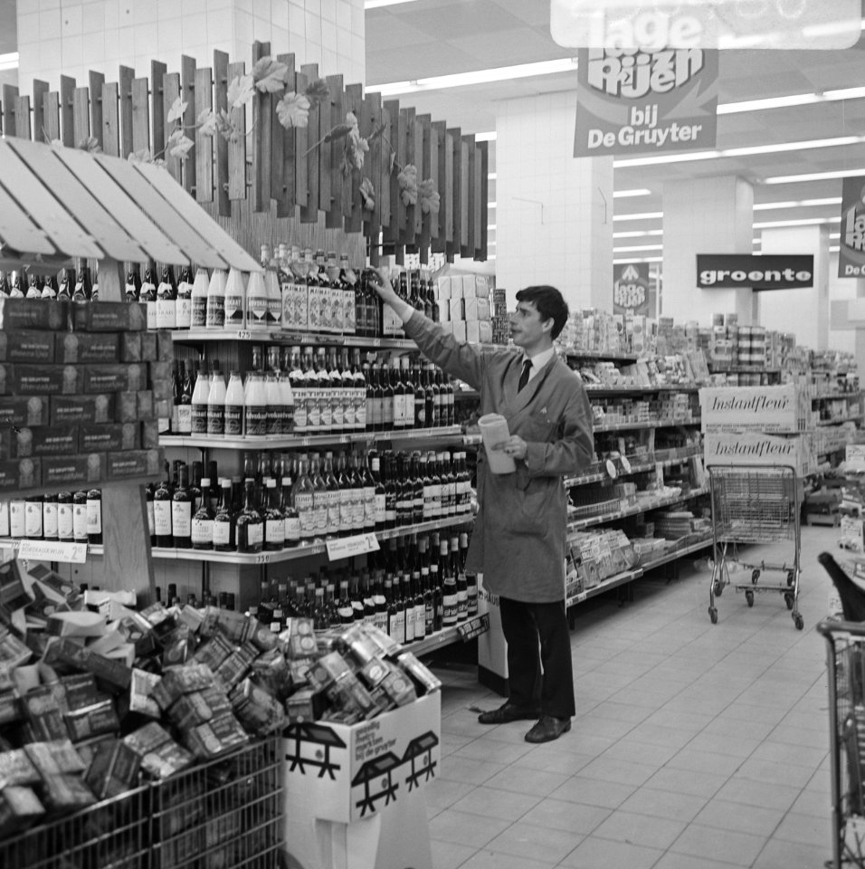 Opdracht De Gruyter . Winkel Amstelveen, Bestanddeelnr 923-0480