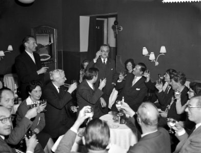 Opdracht Columbia Filuut (felicitatie Leidseplein), Bestanddeelnr 910-8775