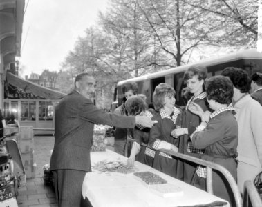 Opdracht de Gruyter, de Doofpot van Max Tailleur , Rembrandtsplein, Bestanddeelnr 917-7645