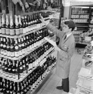 Opdracht De Gruyter . Winkel Amstelveen, Bestanddeelnr 923-0477