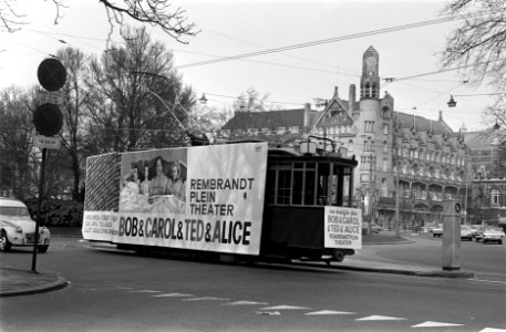 Opdracht Columbia Film . Reclame-tram voor de film Bob&Carol&Ted&Alice, Bestanddeelnr 923-3821