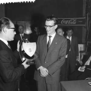 Opdracht Coca Cola (Beauchez) Damwedstrijd, Bestanddeelnr 912-4450