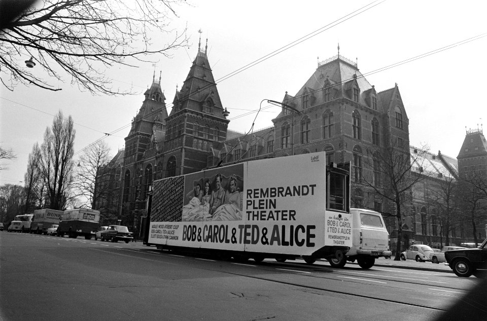 Opdracht Columbia Film . Reclame-tram voor de film Bob&Carol&Ted&Alice, Bestanddeelnr 923-3820