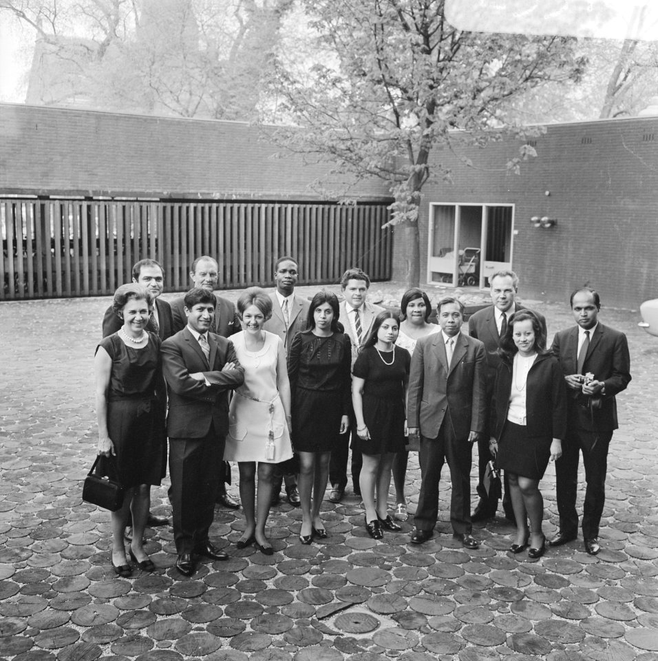 Opdracht CRM receptie in Koninklijk Instituut voor de Tropen , Amsterdam, Bestanddeelnr 923-5144