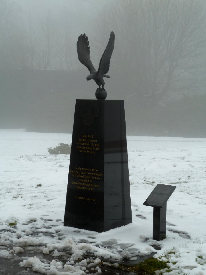 Oosterbeek-RAF-monument