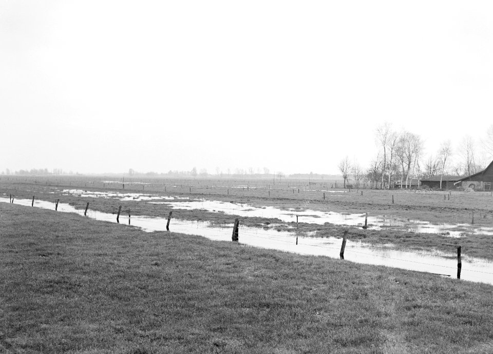 Ontginning, grondbewerking, egaliseren, bezanden, wateroverlast, buitenkuilen, Bestanddeelnr 159-0148
