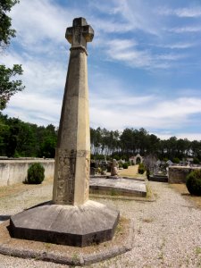 Onesse-et-Laharie (Landes) monument aux morts 01