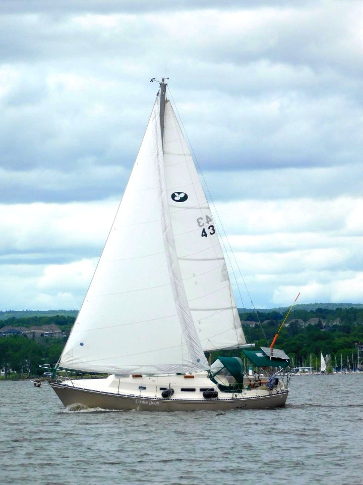 Ontario 32 sailboat Corrie Doon 1104