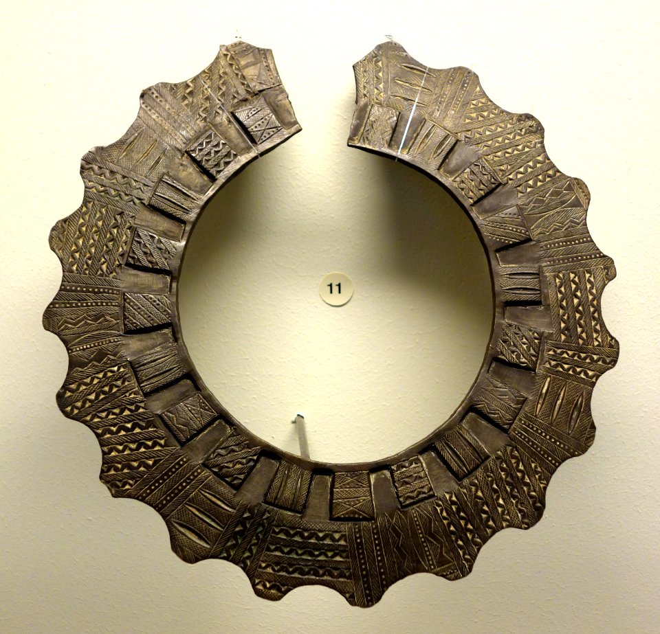 Onlua necklace - Kongo - Royal Museum for Central Africa - DSC05727
