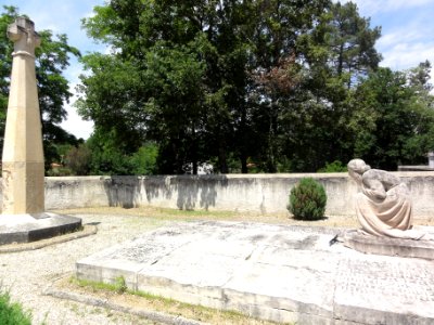 Onesse-et-Laharie (landes) monument aux morts 02