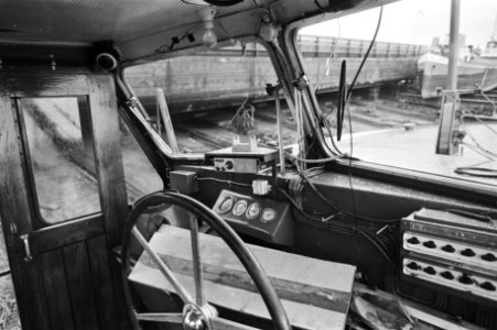 Ongeluk tussen pont en binnenvaart-tanker tussen Dordrech en Zwijndrecht met zek, Bestanddeelnr 931-0639