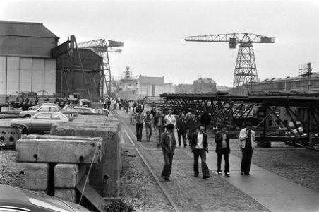 Ongeveer 2000 werknemers van de Koninklijke Mij De Schelde in Vlissingen in sta, Bestanddeelnr 931-0344