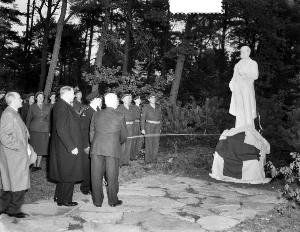 Onthulling standbeeld H. Dunant (Woudschoten Zeist), Bestanddeelnr 906-0150