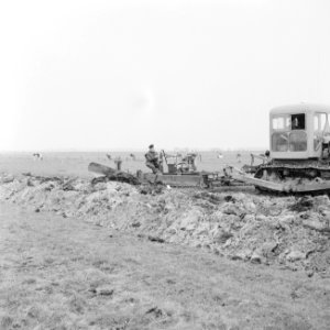 Ontginning, grondbewerking, egaliseren, bezanden, ruilverkavelingen, ploegen, ar, Bestanddeelnr 159-0504
