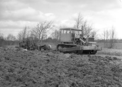 Ontginning, grondbewerking, egaliseren, bezanden, ploegen, Kortezwaag, Bestanddeelnr 159-0194