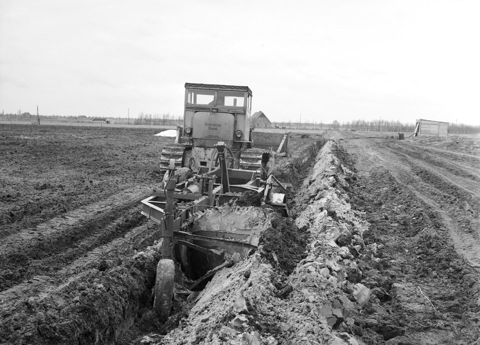 Ontginning, grondbewerking, egaliseren, bezanden, ploegen, Bestanddeelnr 159-0150