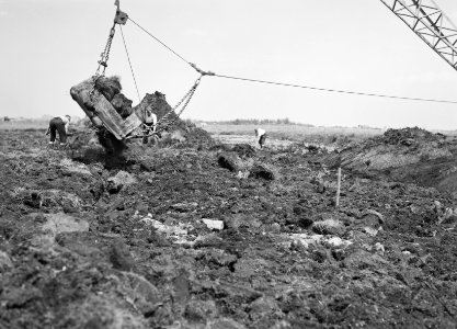 Ontginning, grondbewerking, egaliseren, bezanden, Ospelse Peel, Bestanddeelnr 192-0905