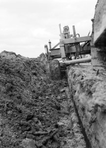 Ontginning, grondbewerking, egaliseren, bezanden, ploegen, Kortezwaag, Bestanddeelnr 159-0193
