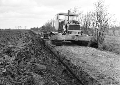 Ontginning, grondbewerking, egaliseren, bezanden, ploegen, Kortezwaag, Bestanddeelnr 159-0192