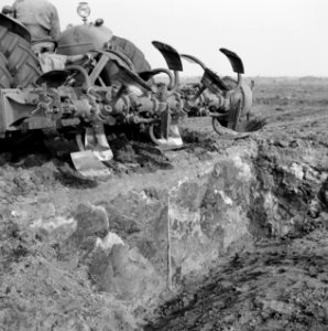 Ontginning, grondbewerking, egaliseren, bezanden, Bestanddeelnr 250-8243