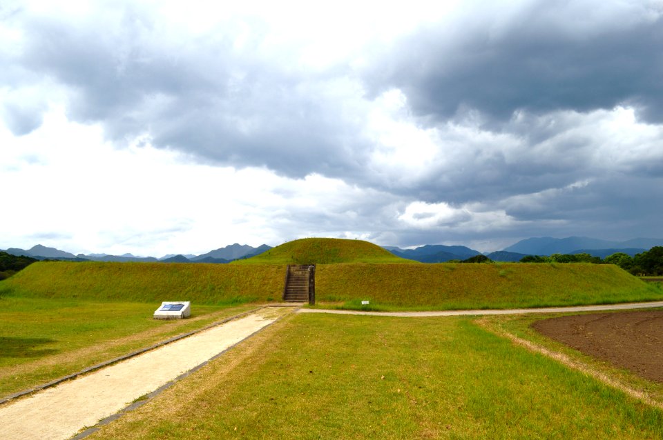 Oni-no-iwaya kofun zenkei