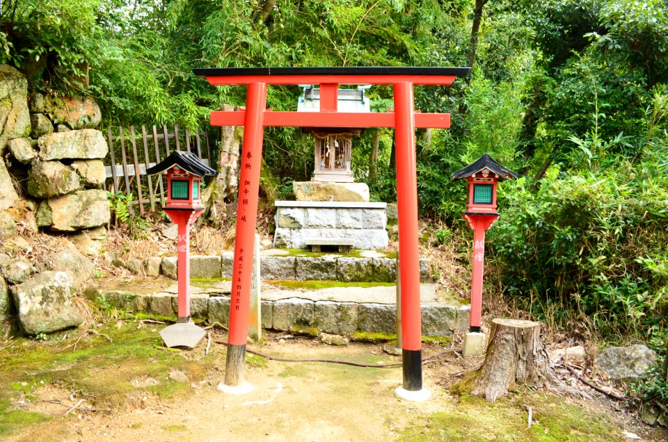 Onji-jinja, Inari-jinja