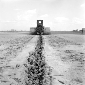 Ontginning, grondbewerking, egaliseren, bezanden, ruilverkavelingen, bezandingsm, Bestanddeelnr 159-0363